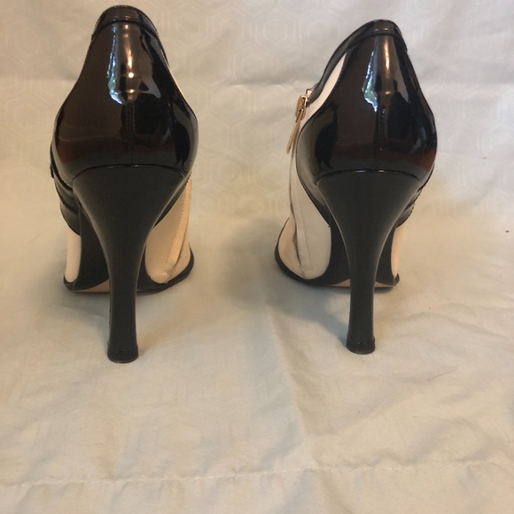 Size 36 (US 6) SAINT LAURENT Leather Vintage Boot - Picture 6 of 8